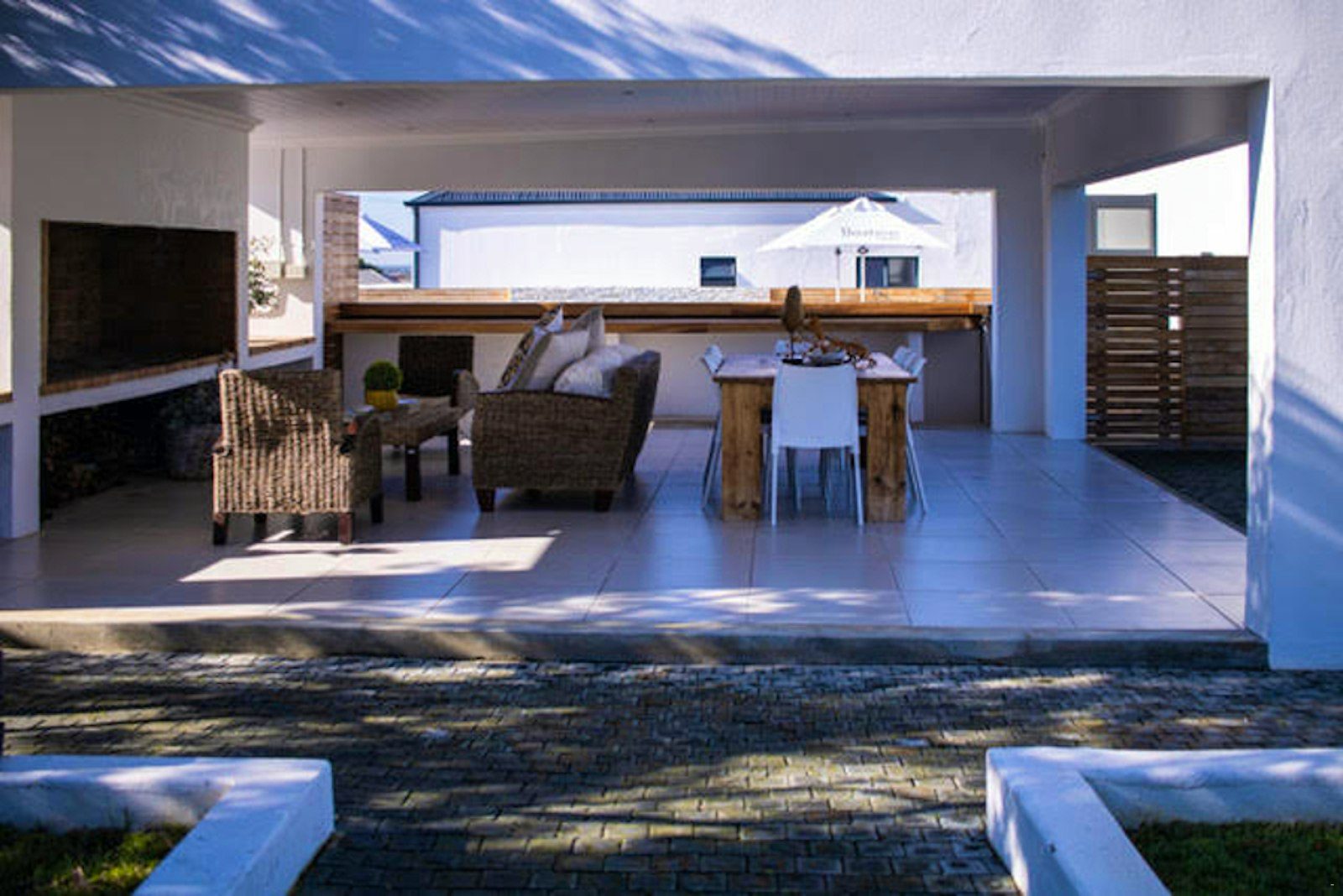 Covered lounge and braai area